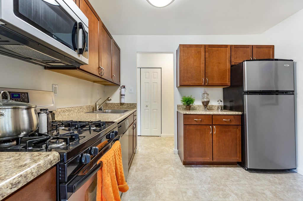 Electric Range In Kitchen at Annapolis Roads, Maryland