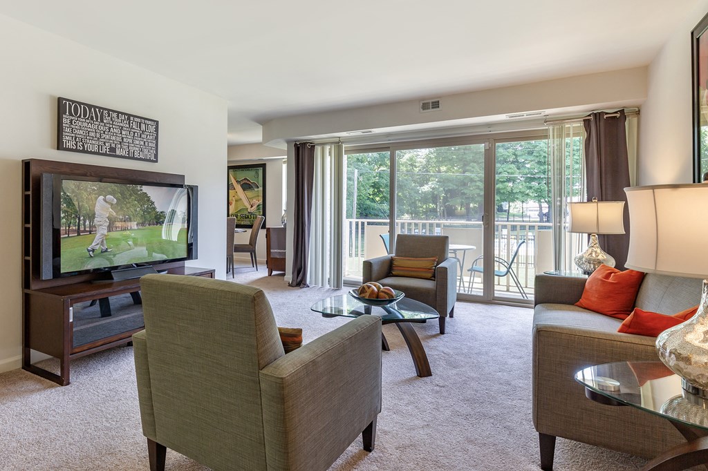 Living Room With Plenty Of Natural Lights at Annapolis Roads, Annapolis, MD