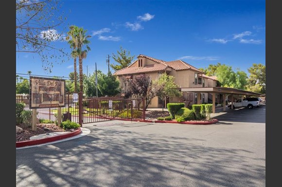 villa del rio apartments