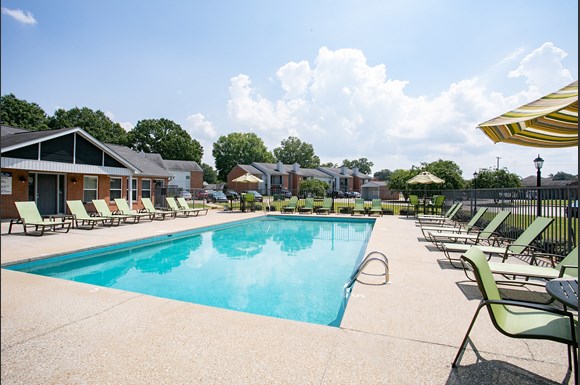 Arbor Village Apartments, 600 Firestone Avenue, Muscle Shoals, AL