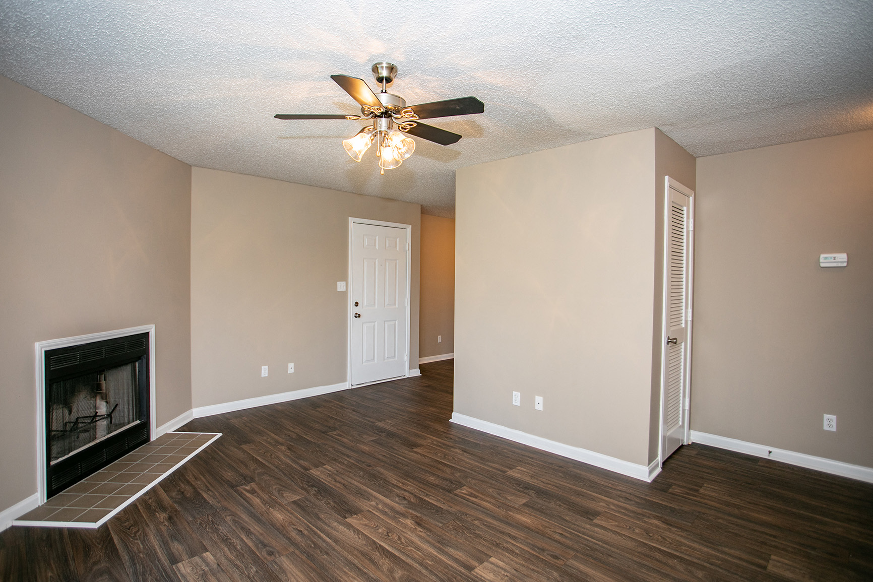 Arbor Village Apartments, 600 Firestone Avenue, Muscle Shoals, AL