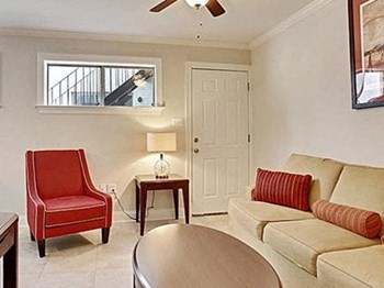 1233 Marais St 1 Bed Apartment for Rent - Photo Gallery 9