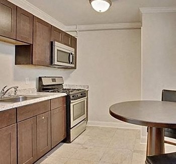 1233 Marais St 1 Bed Apartment for Rent - Photo Gallery 5