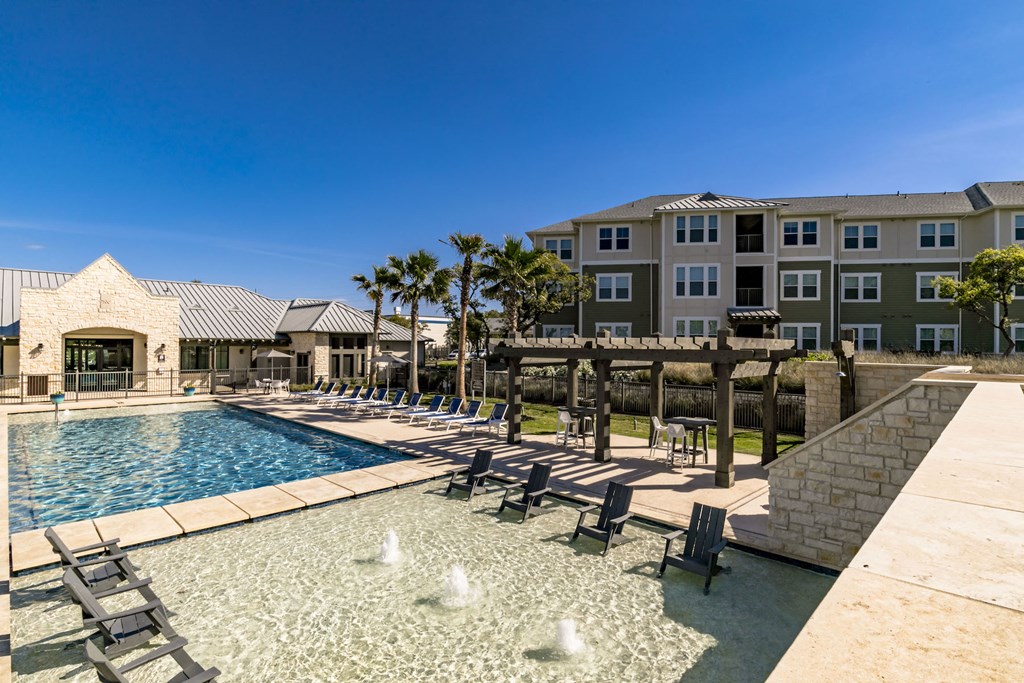 the pool at the preserve at ballantyne commons apartments