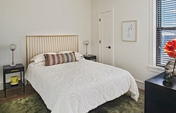 a photo of a bedroom - Photo Gallery 12