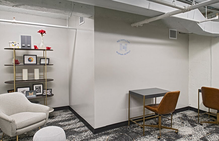 a photo of a desk area