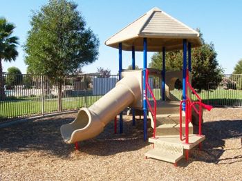Ashton Parc Apartments | Playground 