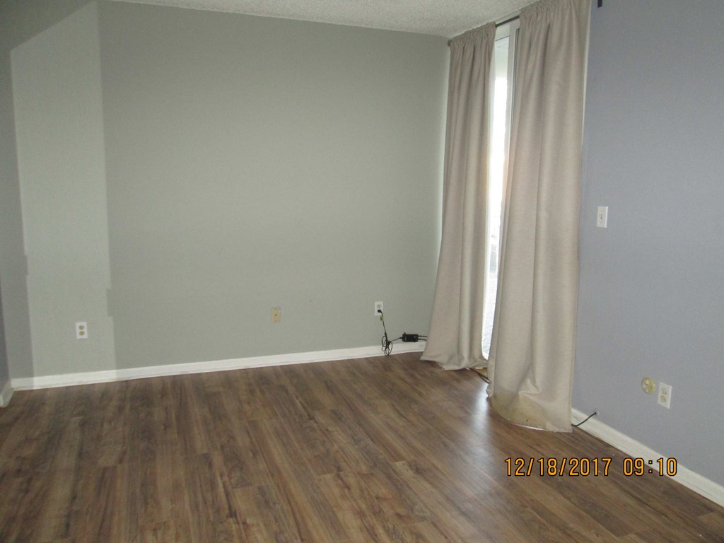 full interior paint of all walls and doors