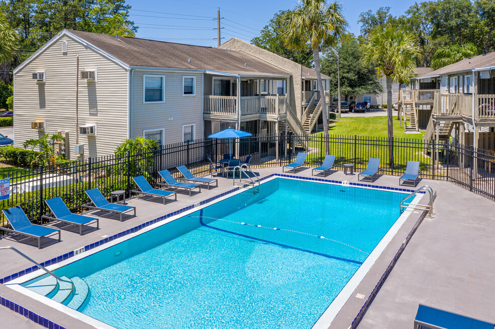 Creekwood Club Apartments in Jacksonville, FL