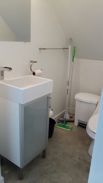 #2 - 1530 Grant Avenue 1 Bed Apartment for Rent - Photo Gallery 3