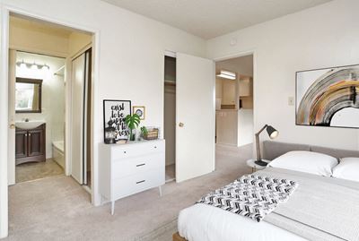 Bedroom l Coronado Apartments in Fremont Ca
