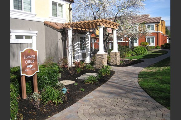 Peppertree Apartments, 2811 McKee Rd, San Jose, CA - RENTCafé