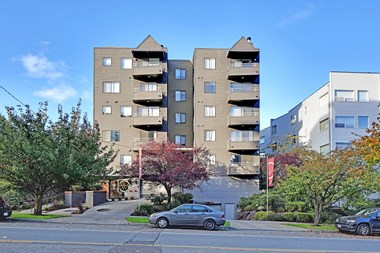 3233 SW Avalon Way 1-2 Beds Apartment for Rent - Photo Gallery 1