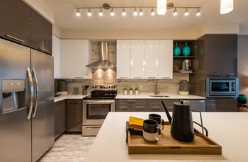 Kitchen with appliances Kitchen with appliances at 672 Flats, Virginia, 22203 - Photo Gallery 4