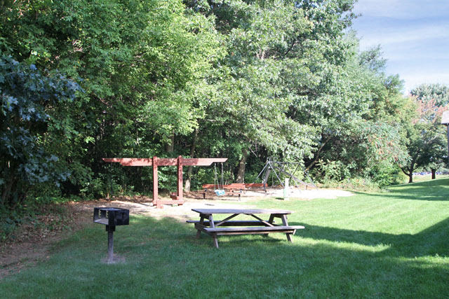 Outdoor BBQ Yorkshire Place Apartments
1504 Yorkshire Dr., Howell, MI 48843