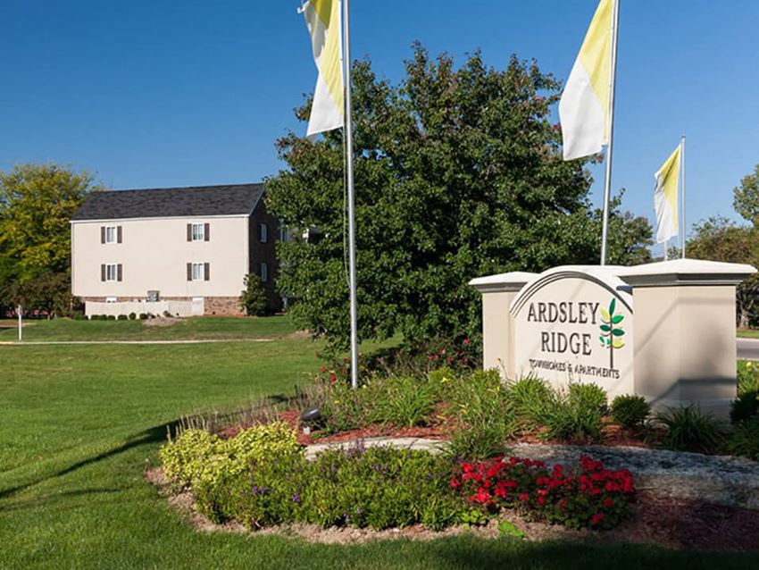 Ardsley Ridge Townhomes in Reynoldsburg OH - Photo Gallery 1