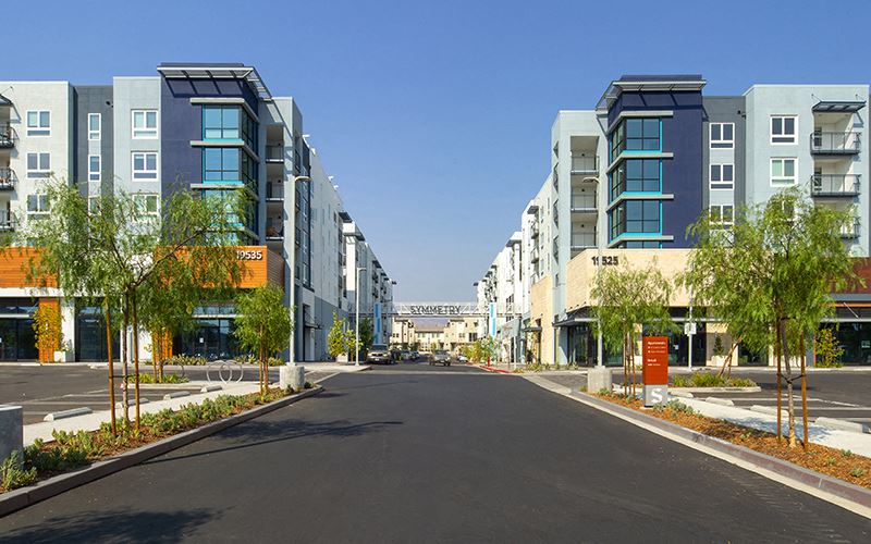 Symmetry Apartments in Northridge California - Photo Gallery 1