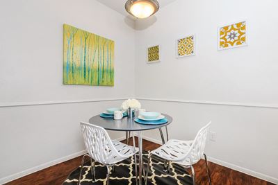Defined Dining Space at The Quinn at Westchase, Houston, Texas
