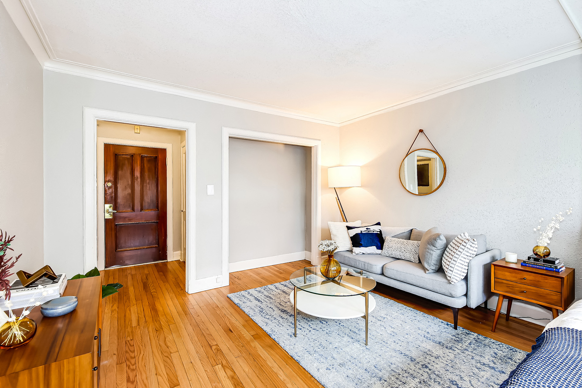 John Winthrop - Crown Molding