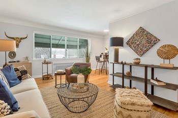 777 N Ash St 1-2 Beds Apartment for Rent - Photo Gallery 5