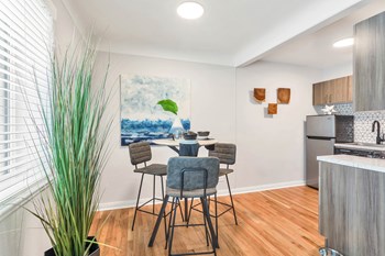 777 N Ash St 1-2 Beds Apartment for Rent - Photo Gallery 6