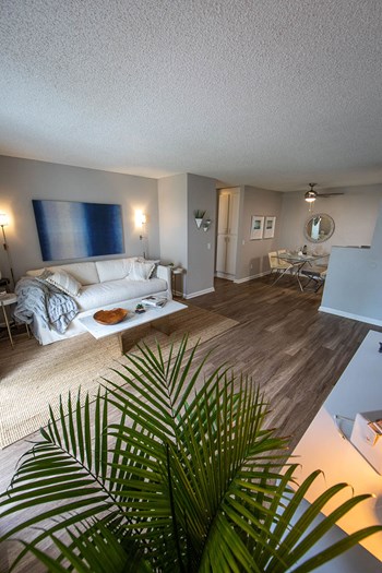 570 East Barham Drive 1-3 Beds Apartment for Rent - Photo Gallery 5