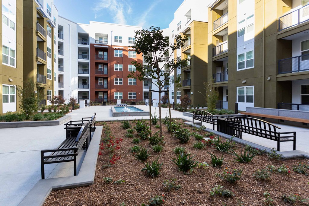 The Edge Milpitas CA courtyard