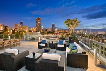 Viva Apartments Rooftop Patio and Seating - Photo Gallery 7