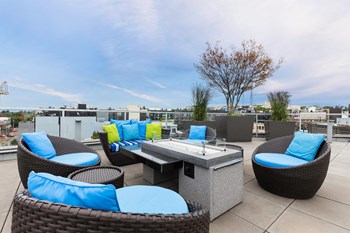 Viva Apartments Rooftop Lounge Seating Area - Photo Gallery 9