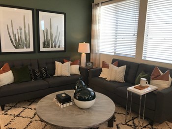 Living Room at Avilla Camelback in Phoenix Arizona - Photo Gallery 2