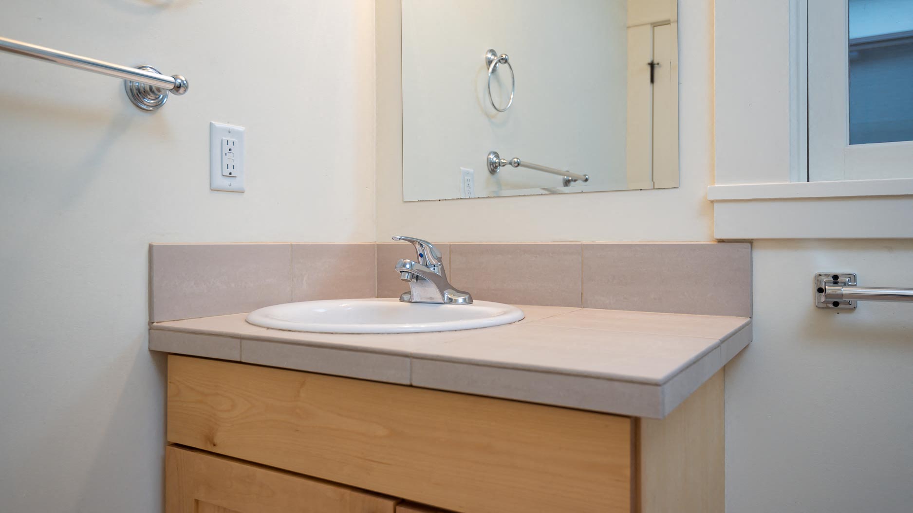 Move the House | Duplex Bathroom