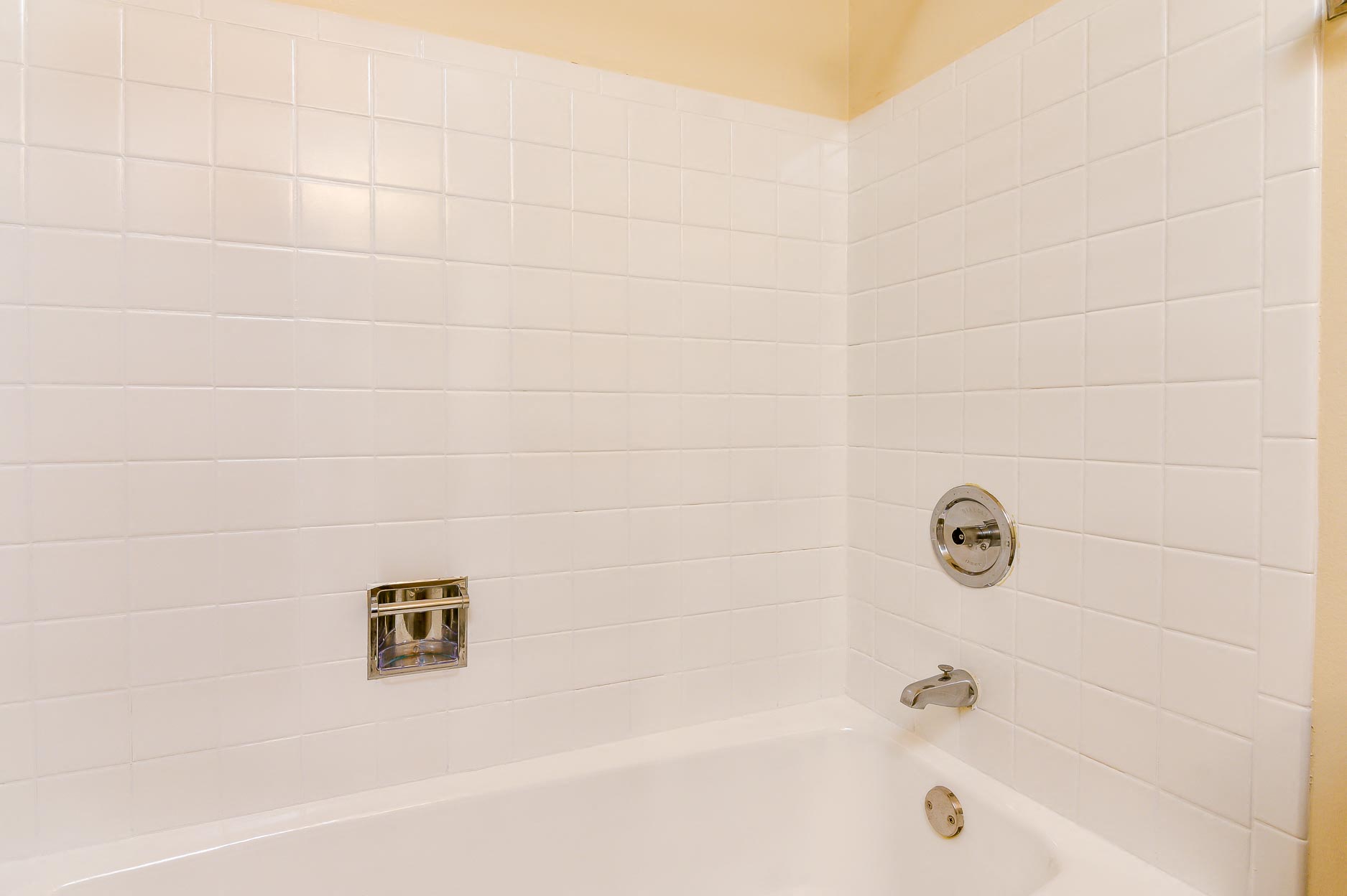 Raleigh Scholls | Bathroom