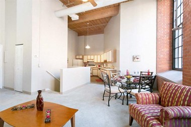 185 Pine Street Studio Apartment for Rent Photo Gallery 1