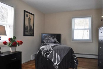 370 Northampton Road Suite E 1-2 Beds Apartment for Rent - Photo Gallery 6