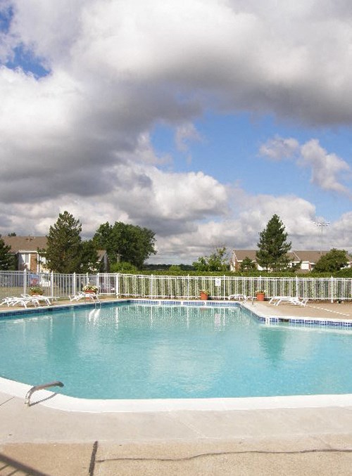 Riverview Crossings Apartments, 15027 Brookview Dr, Riverview, MI