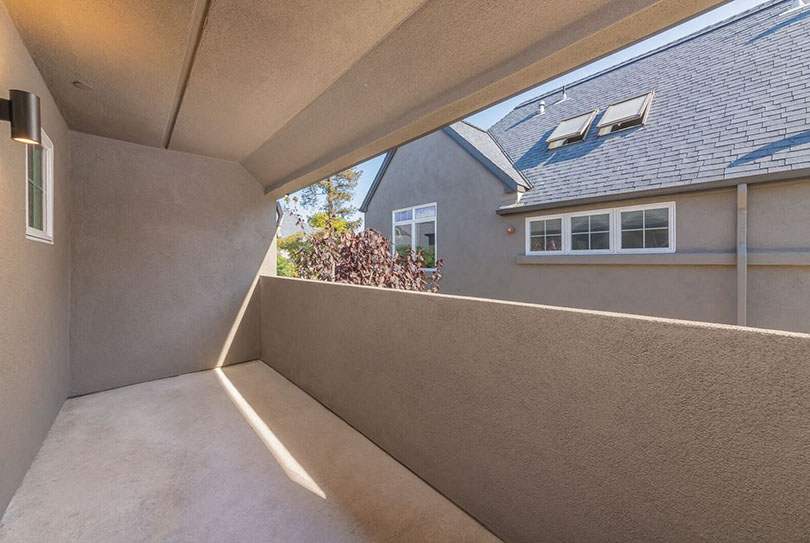 Balcony area  l 132 Clay Street Apartments