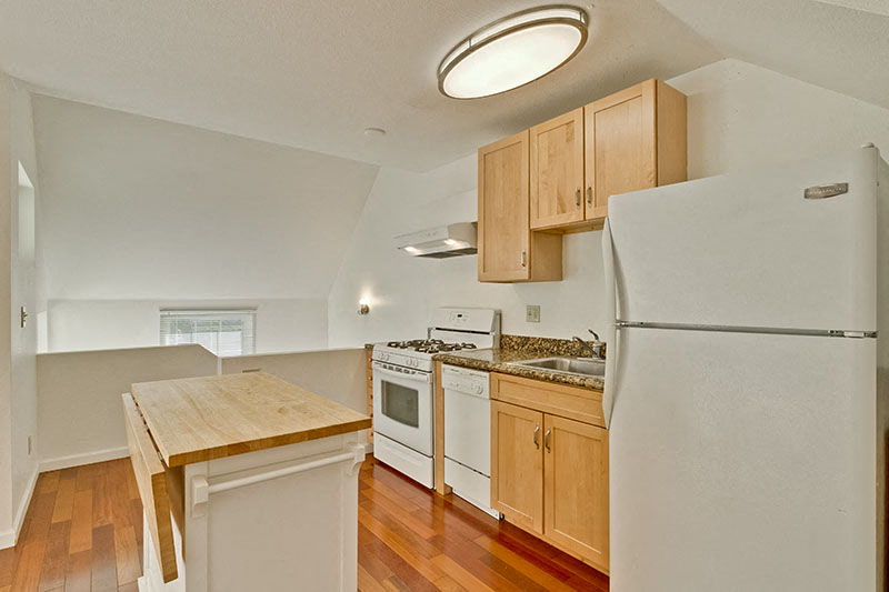 Clay Street Residences | Kitchen