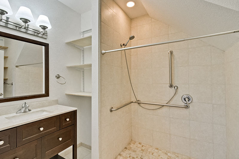 Clay Street Residences | Bathroom