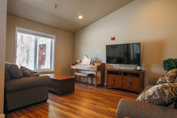 2840 Santa Fe Court 1-2 Beds Apartment, Affordable for Rent - Photo Gallery 4