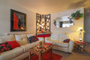 1235 34th Street 1-2 Beds Apartment, Affordable for Rent - Photo Gallery 4