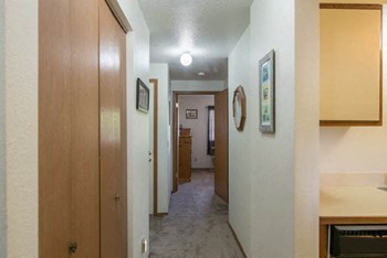 1250 34th Street Studio-3 Beds Apartment, Affordable for Rent - Photo Gallery 5
