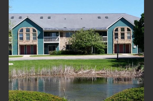 The Glens Of Waukesha Apartments 2010 S East Avenue Waukesha Wi Rentcafe