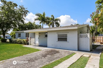 421 SW 64th Terrace 4 Beds House for Rent - Photo Gallery 2