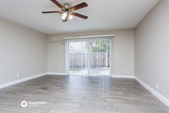 421 SW 64th Terrace 4 Beds House for Rent - Photo Gallery 5