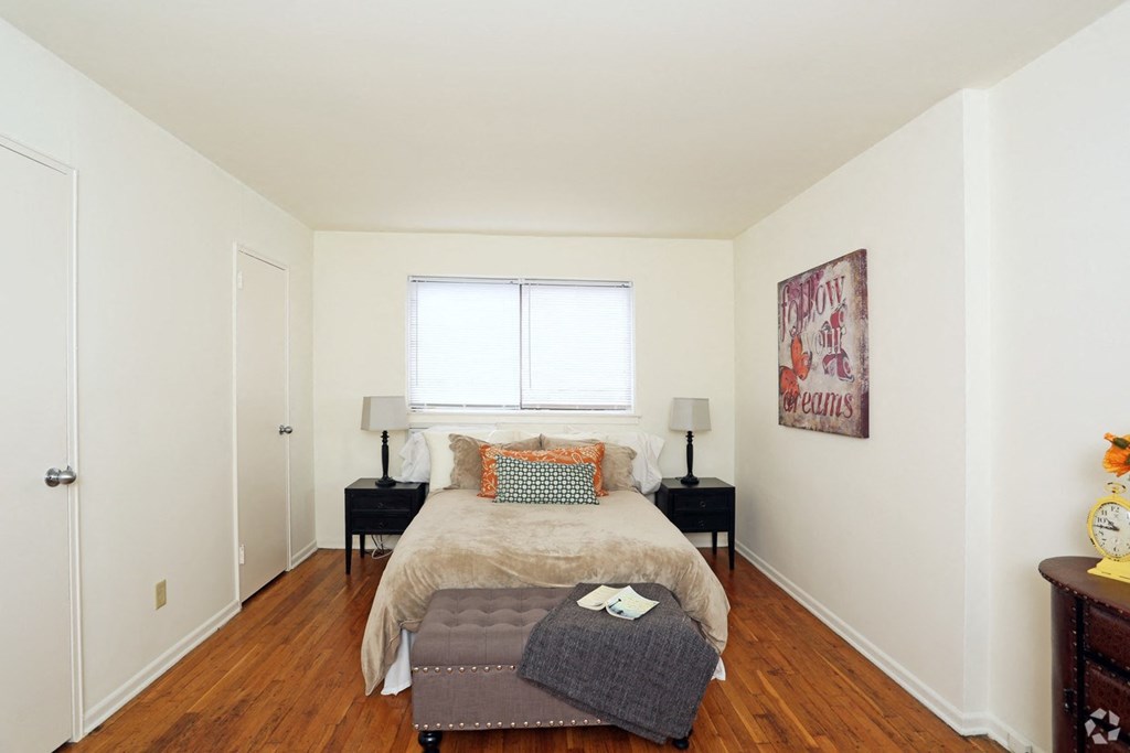 Towne House Apartments