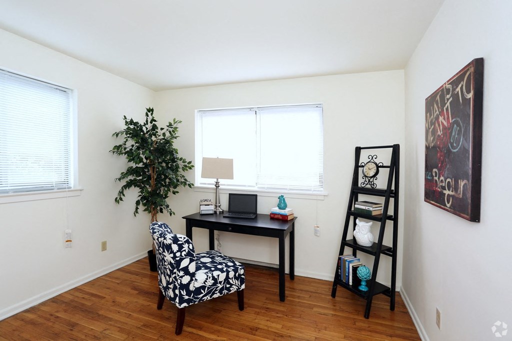 Towne House Apartments