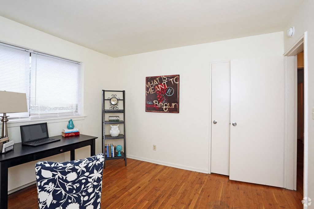 Towne House Apartments