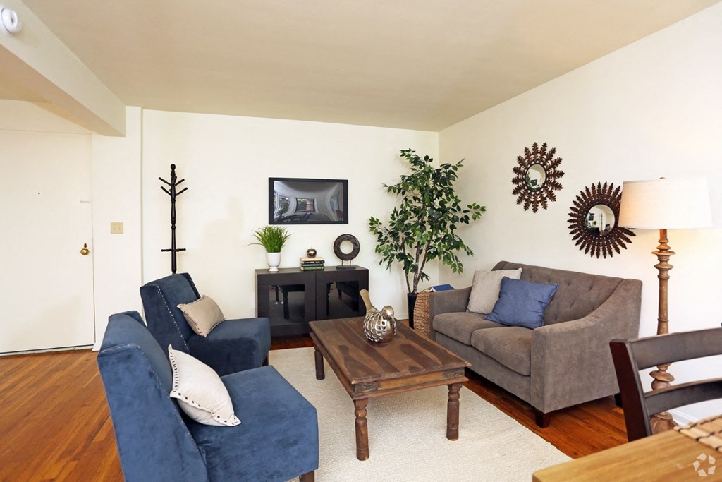 Towne House Apartments