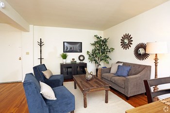 740 North Duke Street 1-2 Beds Apartment for Rent - Photo Gallery 6