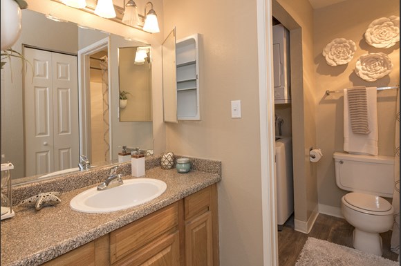 The Esplanade Apartments 6058 Riverside Blvd Sacramento Ca Rentcafe